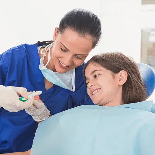 Clear orthodontic aligner for teeth straightening